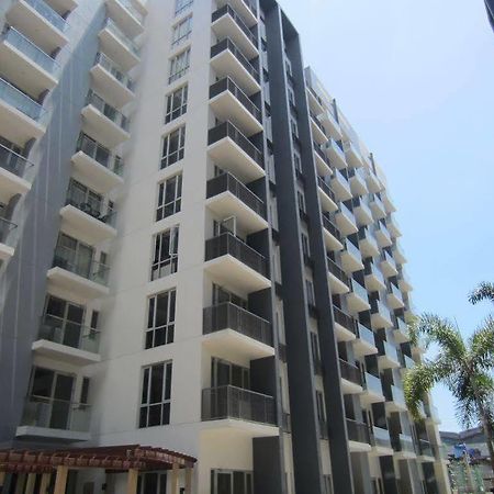 Palm Tree - Genlex Condominium Manila Exterior foto